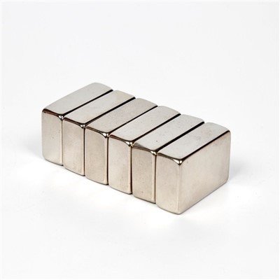 Strong Square Magnets